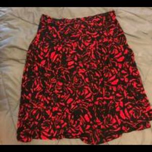 Size LG 12-14 Red & Black Rose Skirt
